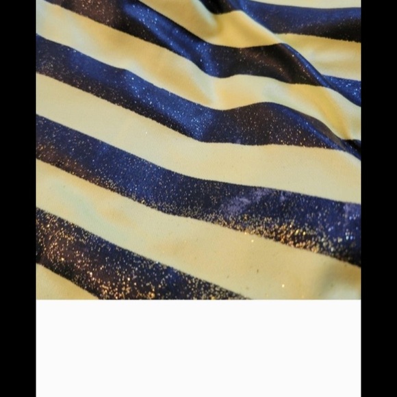 Sexy Women’s Leg Avenue Halloween Bee costume. 4 piece costume. Size S/M - Picture 5 of 8